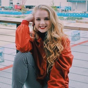 Meet your Posher, Scarlet